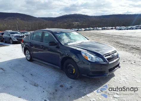 2013 Subaru Legacy 2.5I z USA, uszkodzony, nr VIN 4S3BMCA62D3042434